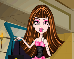 Draculaura Spring Dress Up